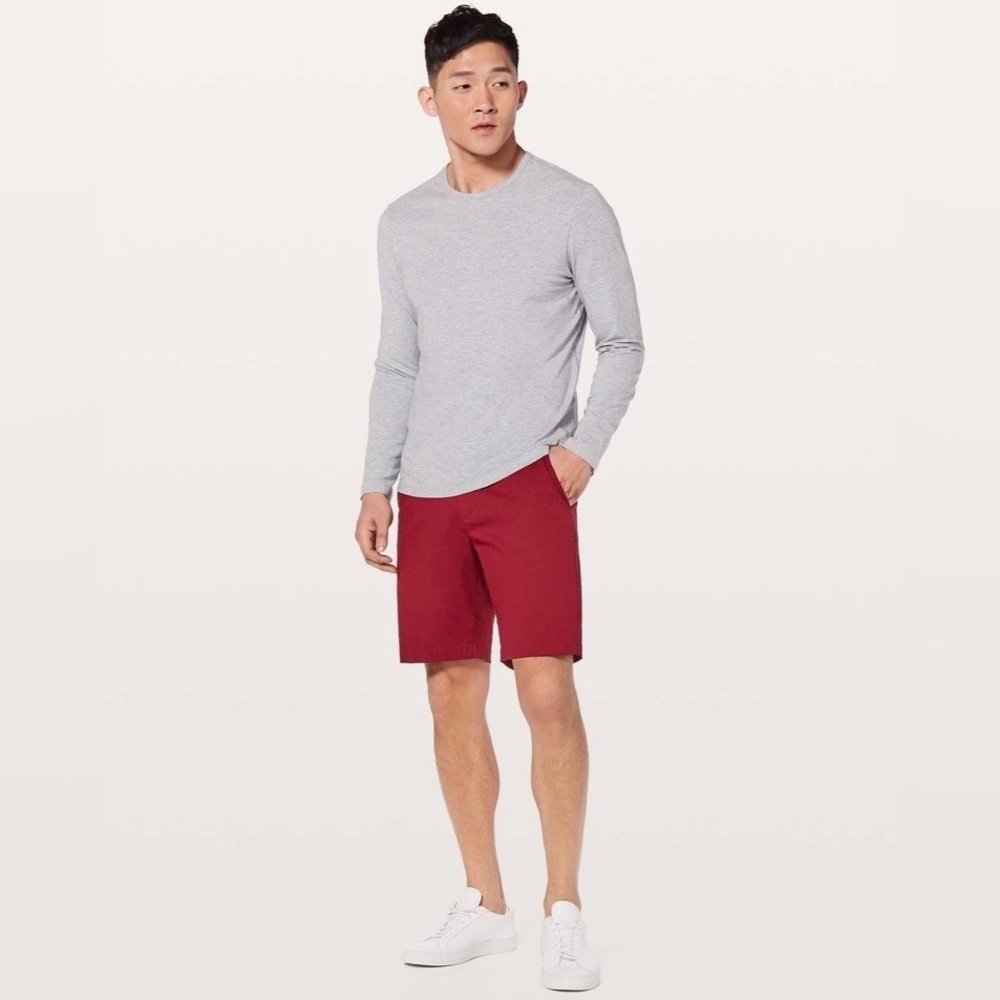 Lululemon Commission Short Slim *Chino 9"
Oxblood size 30